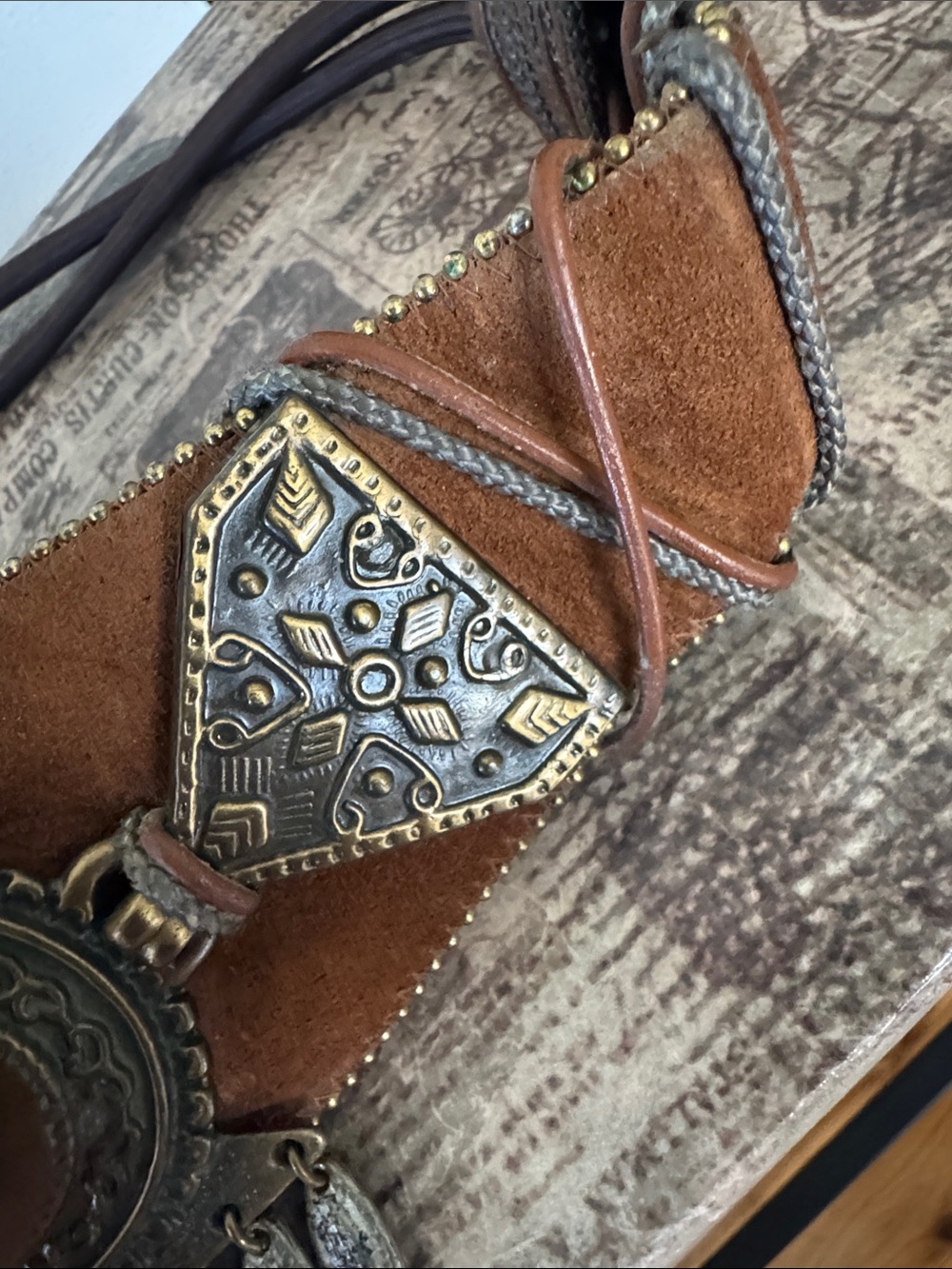 Vtg 80’s-90’s A Taylor Leather Festival Belt Decorative Metal Medallion - Picture 5 of 7